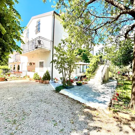 Porec, Spadici, Brand New *